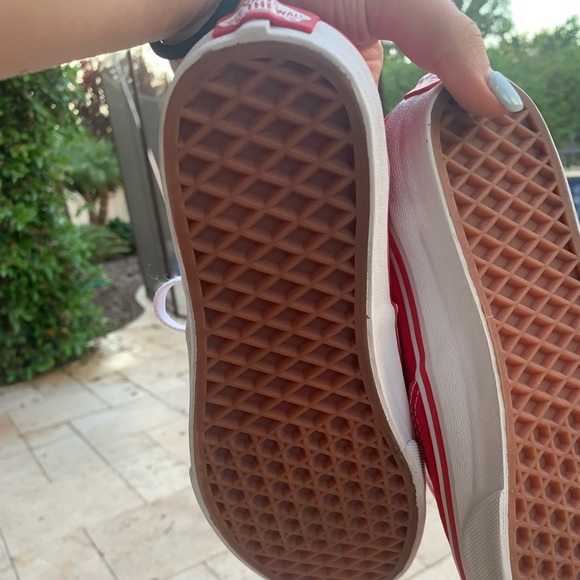 Red Van Authentic - Picture 10 of 11